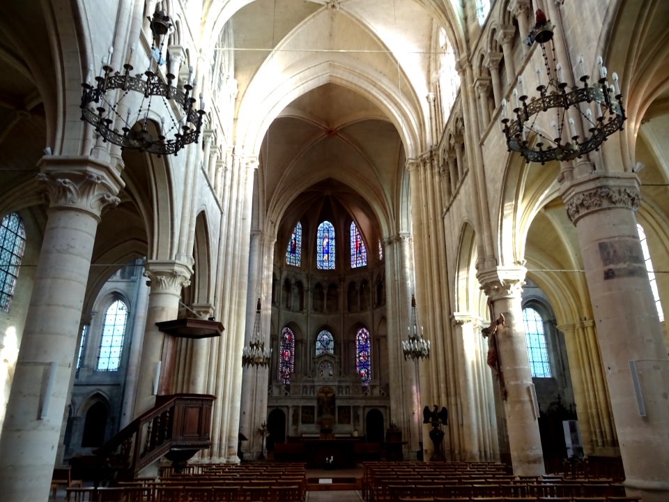 Vue vers l'abside, Eglise Notre-Dame, Taverny, Val-d'Oise 