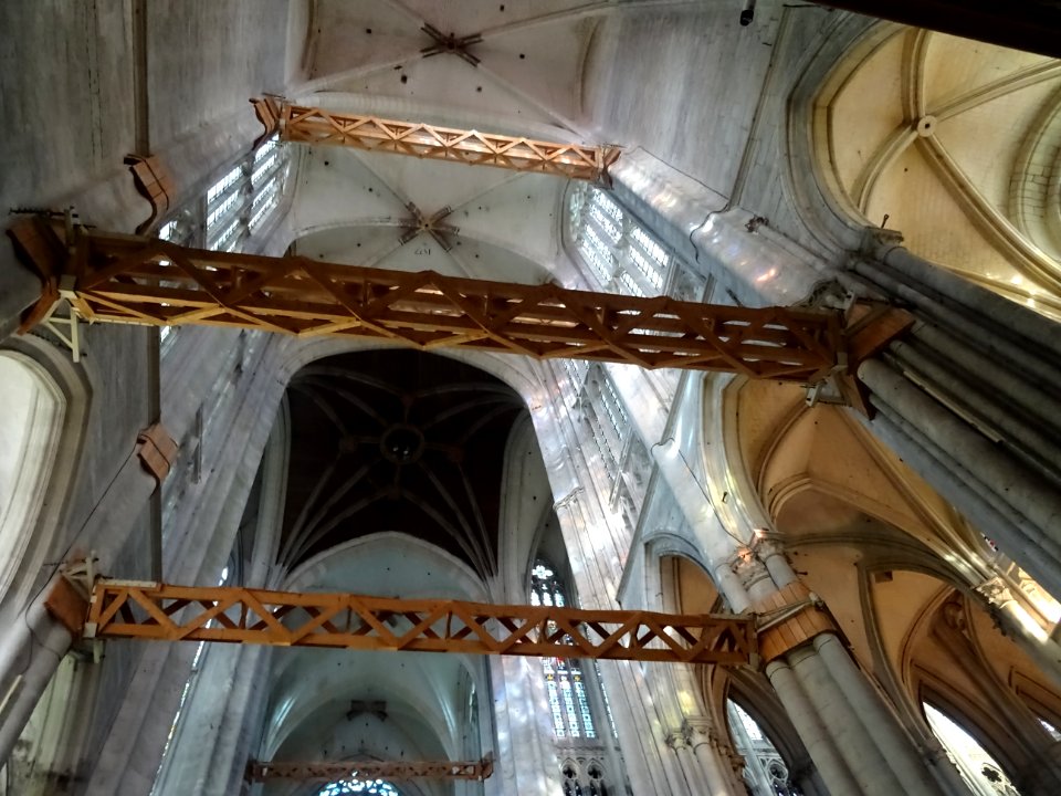 Gigantesques étais en bois, cathédrale Saint-Pierre, Beauv… 