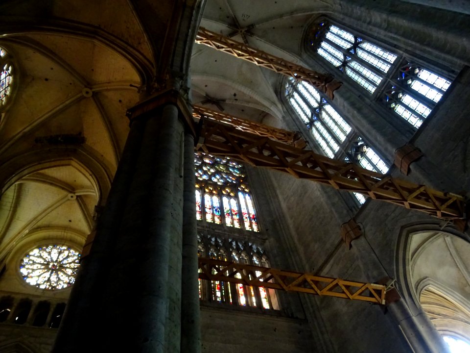 Gigantesques étais en bois, cathédrale Saint-Pierre, Beauv… 