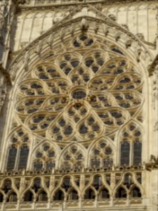 Rosace sud de la cathédrale Saint-Pierre, Beauvais, Oise 
