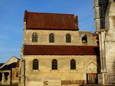 Eglise Notre-Dame-de-la-Basse-Œuvre, accolée à la cathédra… 