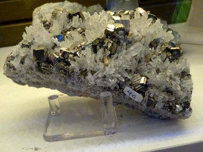 Quartz et pyrite de fer ? 