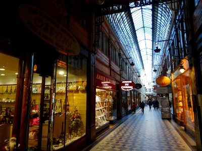 Passage Jouffroy, galerie marchande couverte, 10 rue de Mo… 