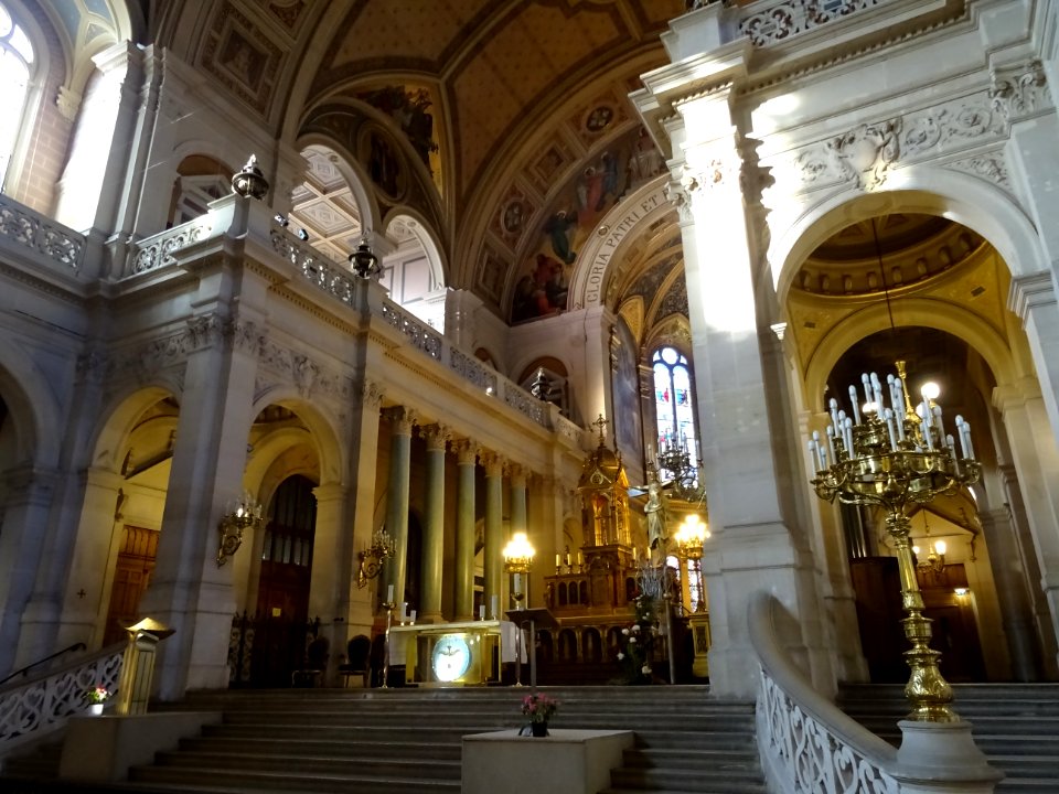 Nef de l'église de la Sainte-Trinité, place d'Estienne-d'O… 
