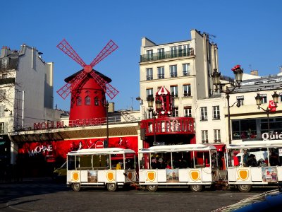 Le Moulin-Rouge, cabaret parisien, boulevard de Clichy, 18… 