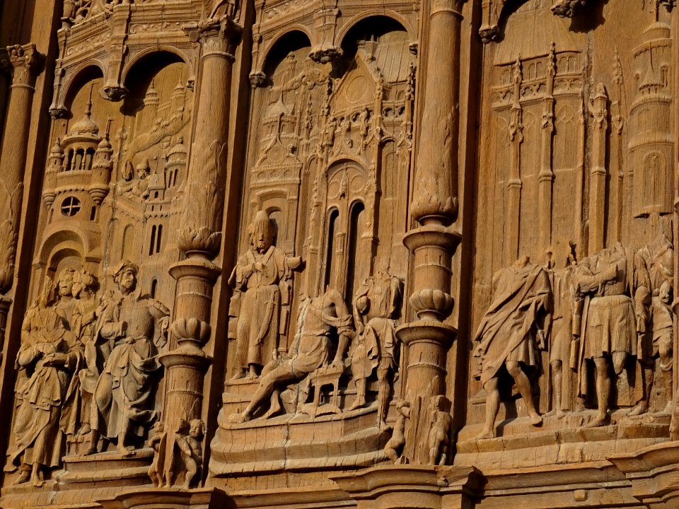 Détail des portes en bois, Cathédrale Saint-Pierre, Beauva… 