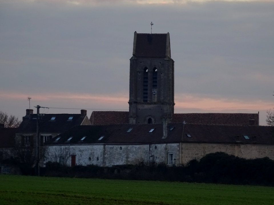 Eglise Saint-Clair dans la lumière du soir, Hérouville, Va… 