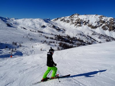 Pause sur la piste noire La Réserve le long du téléski d… 
