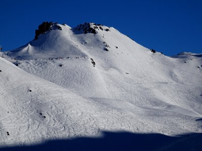 A gauche, l'arrivée du Télésiège du Rocher de l'Aigle (259… 