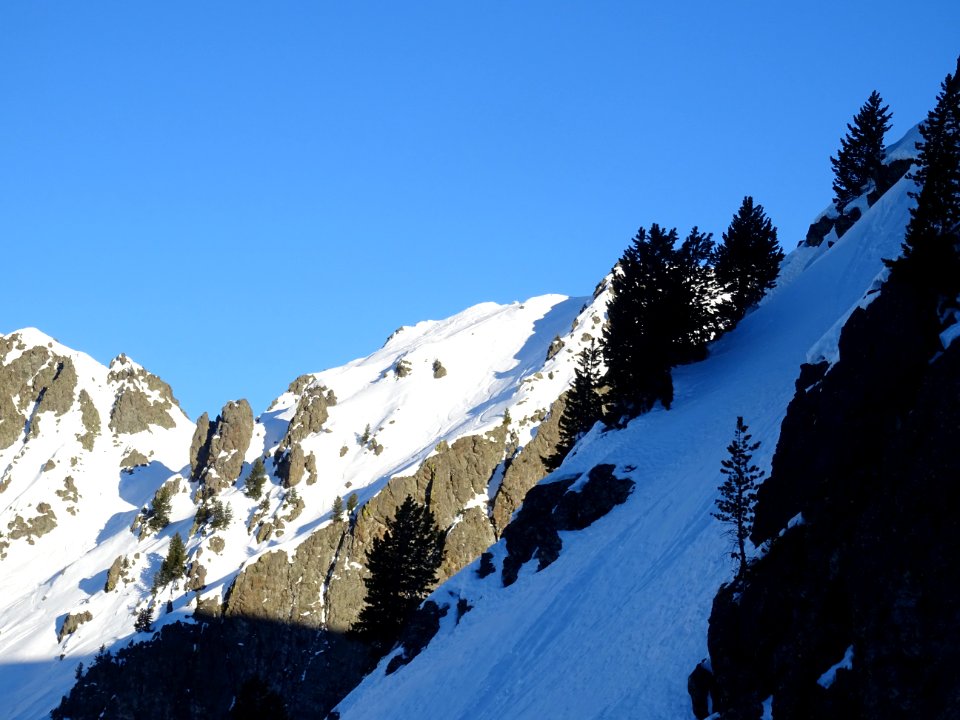 Traces en hors piste, vues depuis le télésiège du Rocher d… 