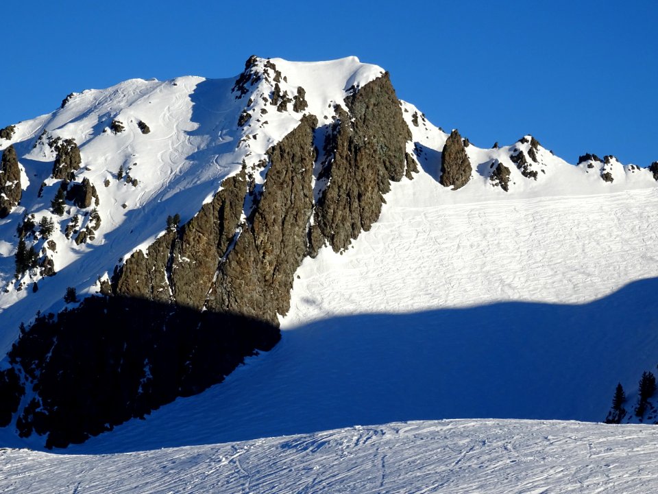 Traces en hors piste, vues depuis le télésiège du Rocher d… 