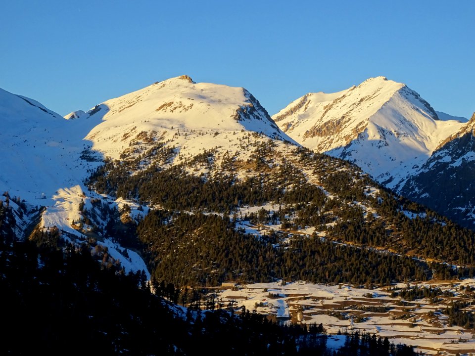 Vue vers la Crête de Serre Thibaud et la Pointe des Trois … 
