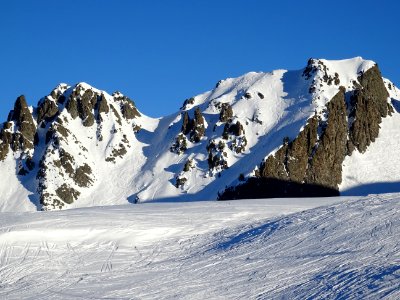 Traces en hors piste, vues depuis le télésiège du Rocher d… 