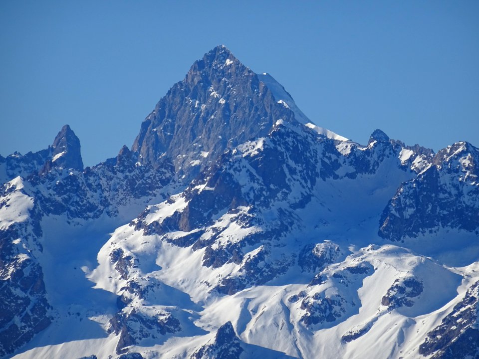 Depuis la station de Montgenèvre, au zoom la face sud de l… 