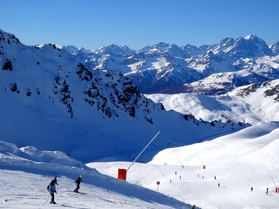 La psite rouge Souréou depuis le haut du Télésiège du Ro… 
