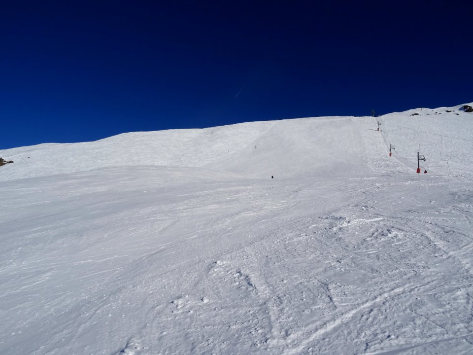 Piste noire La Réserve le long du Téléski de la Crête 