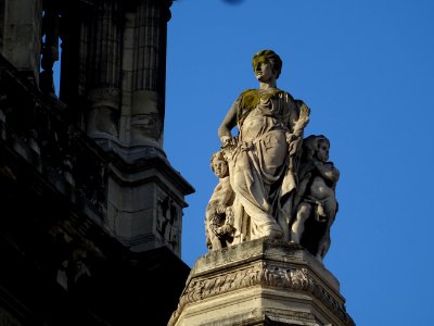 Statue, église de la Sainte-Trinité, place d'Estienne-d'Or… 