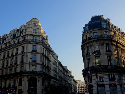 Angles d'immeubles, à l'angle de la rue Lafayette et de la… 