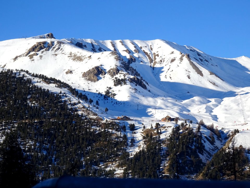 Vue vers la Tête des Fournéous, station de Montgenèvre 