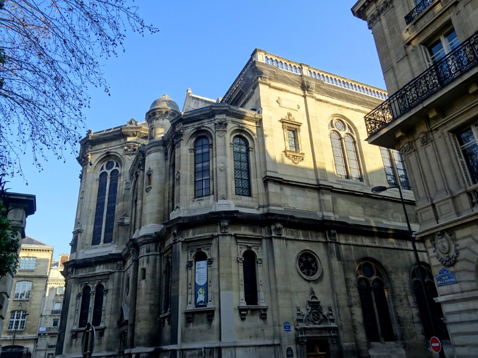 Arrière de l'église de la Sainte-Trinité, place d'Estienne… 