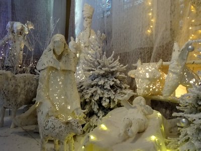 Crêche, église de la Sainte-Trinité, place d'Estienne-d'Or… 