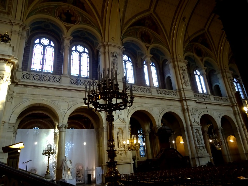 Nef de l'église de la Sainte-Trinité, place d'Estienne-d'O… 