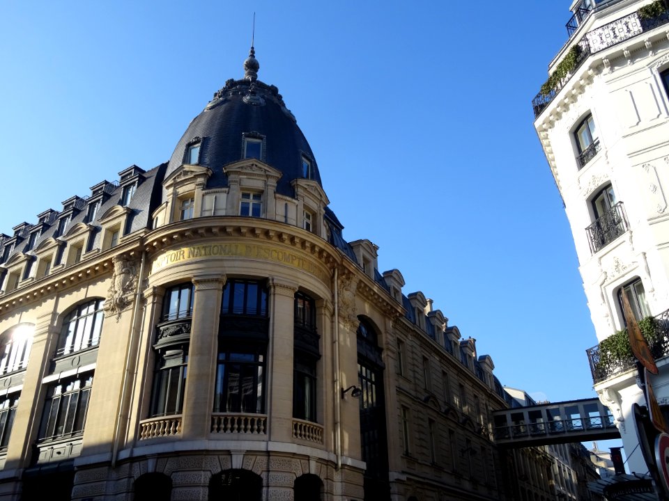 Arrière du Comptoir National d'Escompte, siège de BNP-Pari… 