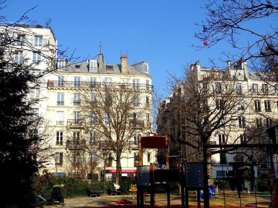 Immeubles autour du square Hector Berlioz, Place Adolphe M… 