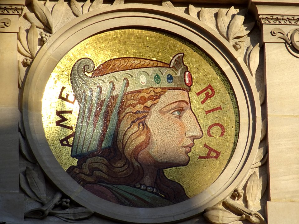 Mosaïque America, sur la façade de l'ancien Comptoir nat… 