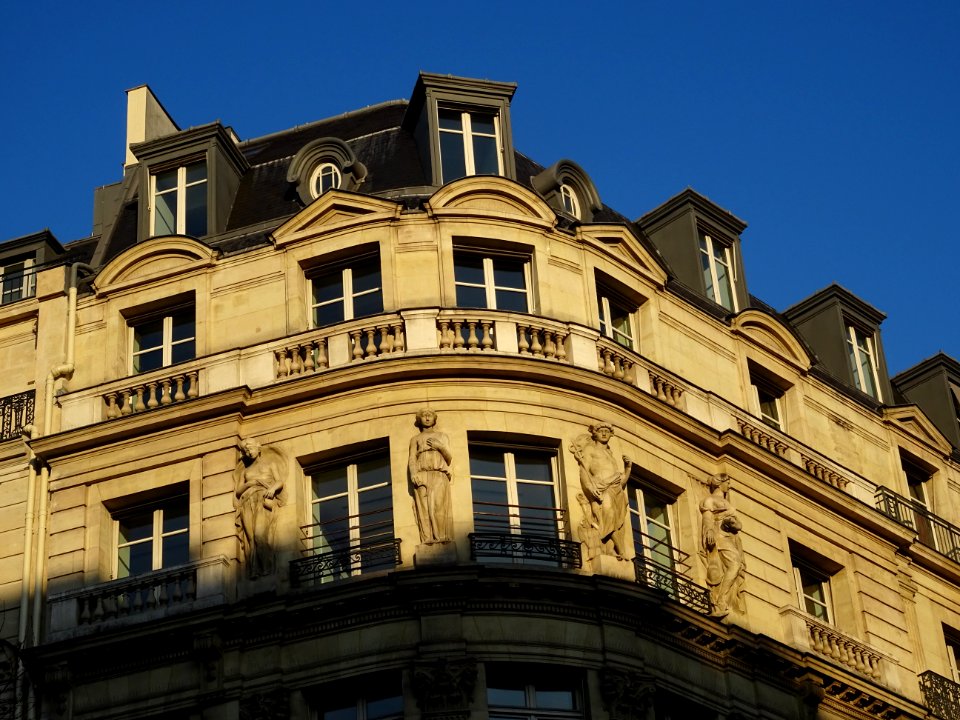 Immeuble à l'angle du boulevard des Capucines et de la rue… 