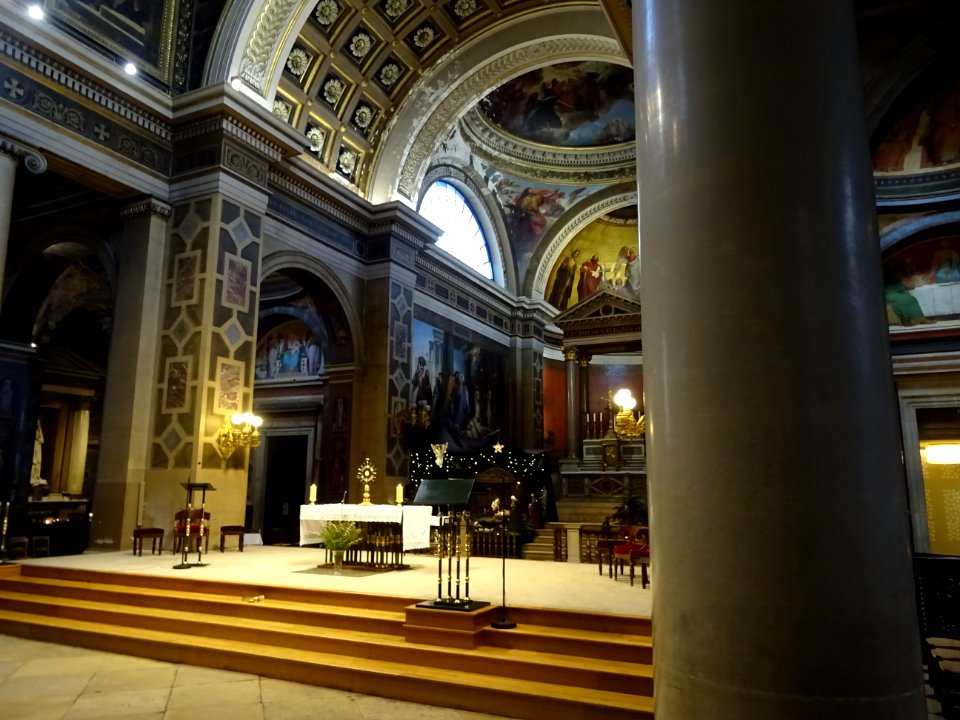 Nef, église Notre-Dame-de-Lorette, 18 rue de Châteaudun, 9… 