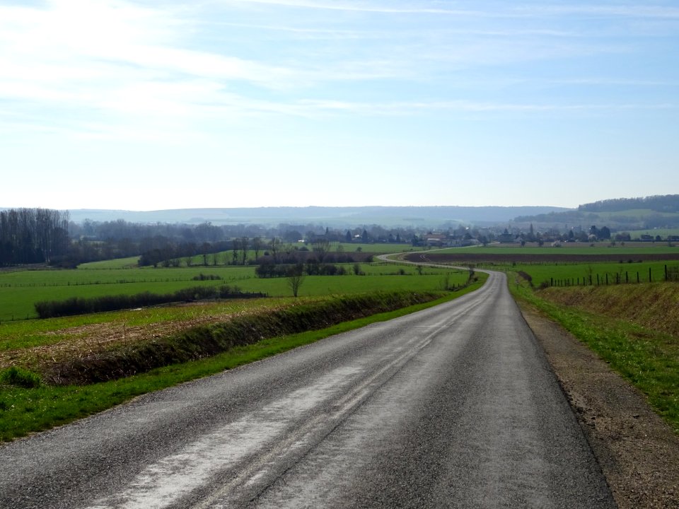 Sur la route entre Petit-Remilly et Villers-devant-Mouzon,… 