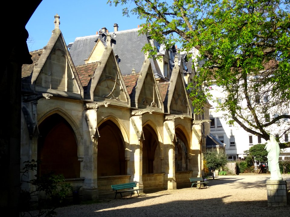 Cour intérieure et arches ... ? église Saint-Séverin, rue … 