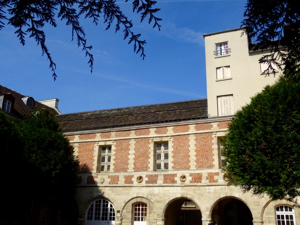 Hôtel Scipion, 13 rue Scipion, 5e arr., Paris. A droite, l… 