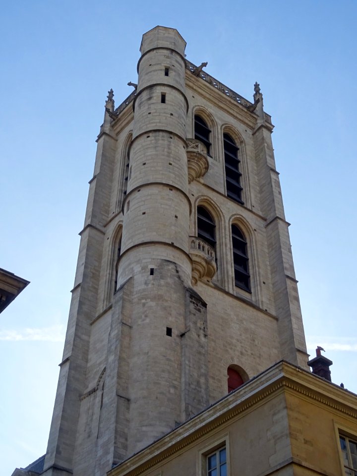 La Tour Clovis, vestige de l'ancienne abbaye Sainte-Genevi… 