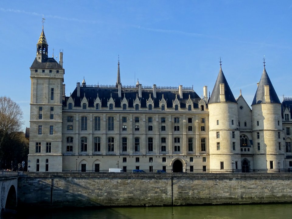 Palais de la Cité ou Conciergerie, à gauche : Tour de l'Ho… 