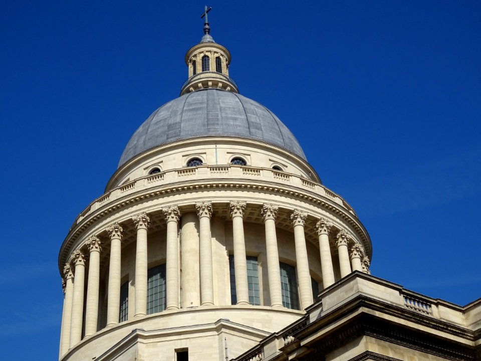 La coupole du Panthéon, monument de style néo-classique, s… 
