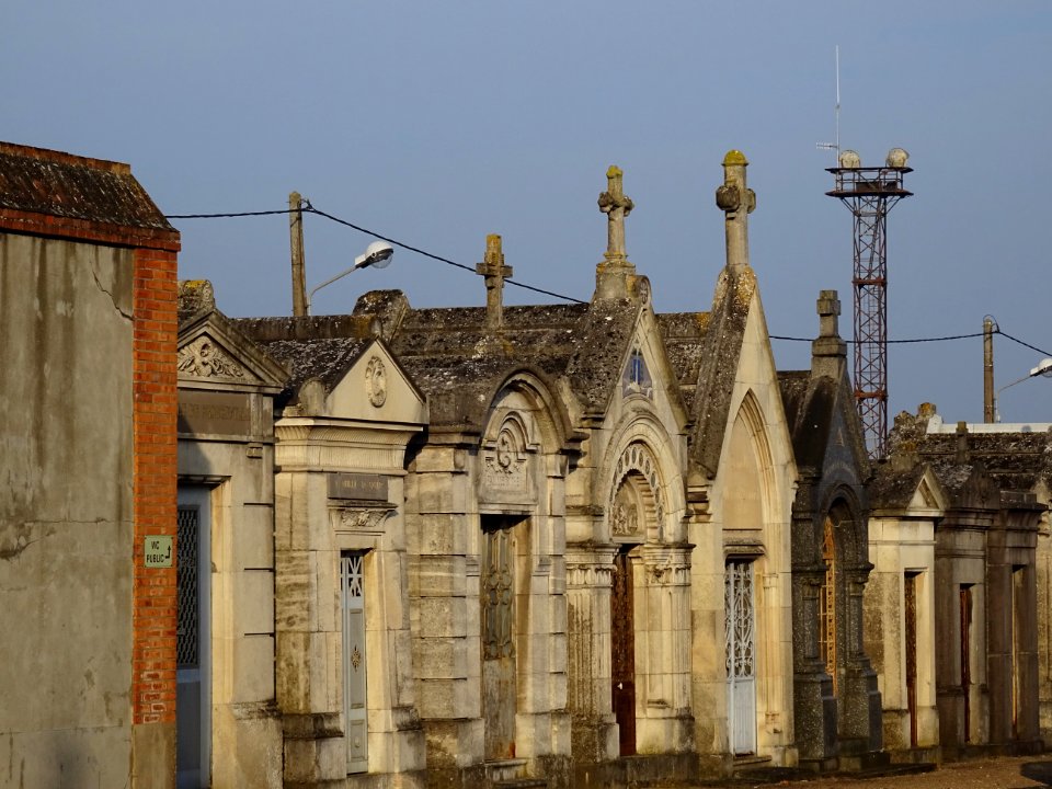 Monuments mortuaires, Grand cimetière d'Orléans, Orléans, … 