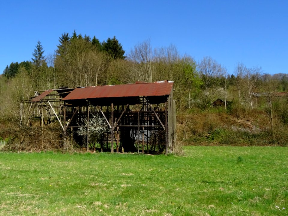 Vieux hangar agricole, Bohan, Ardenne Namuroise, Belgique 