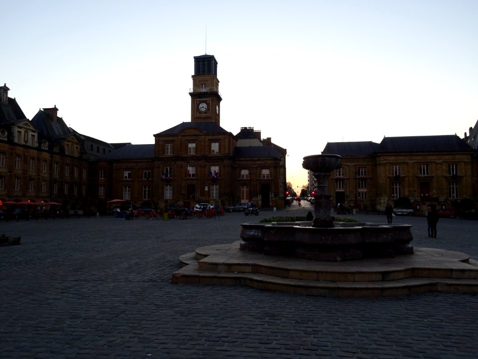 Hôtel de ville sur la place Ducale, Charleville-Mézières, … 