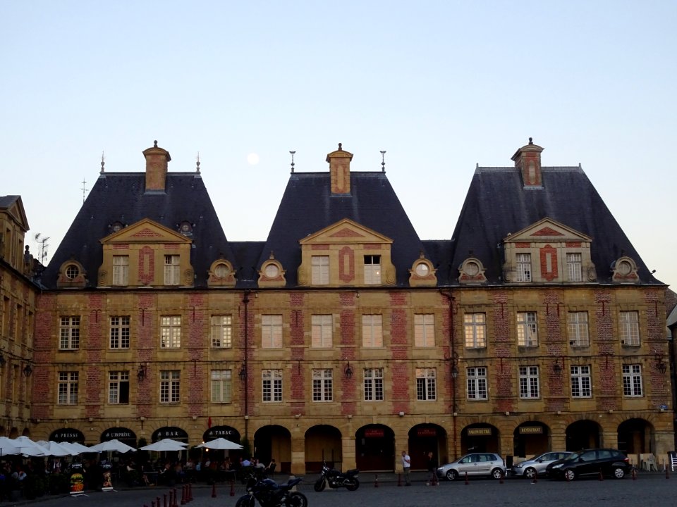La place Ducale est la place principale de Charleville-Méz… 