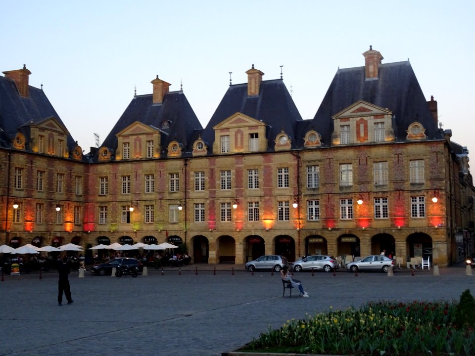 La place Ducale est la place principale de Charleville-Méz… 