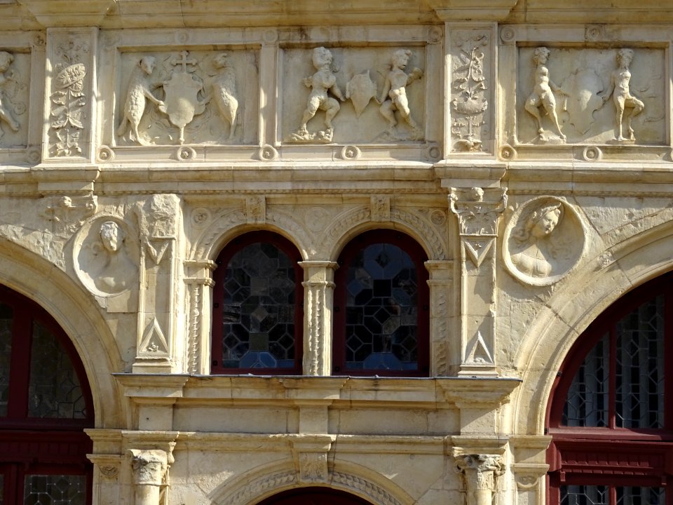 Façade de l'Hôtel de ville, édifice Renaissance du XVIème … 