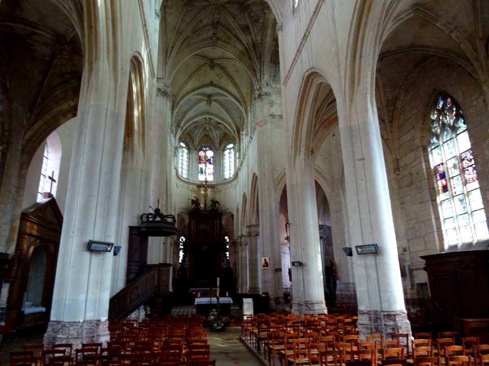 Nef, église Saint-Jacques et Saint-Christophe, de style go… 