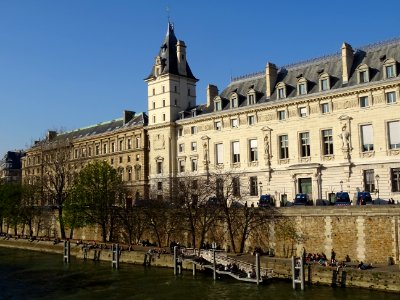 Tribunal correctionnel, Palais de Justice et la Seine, 1er… 