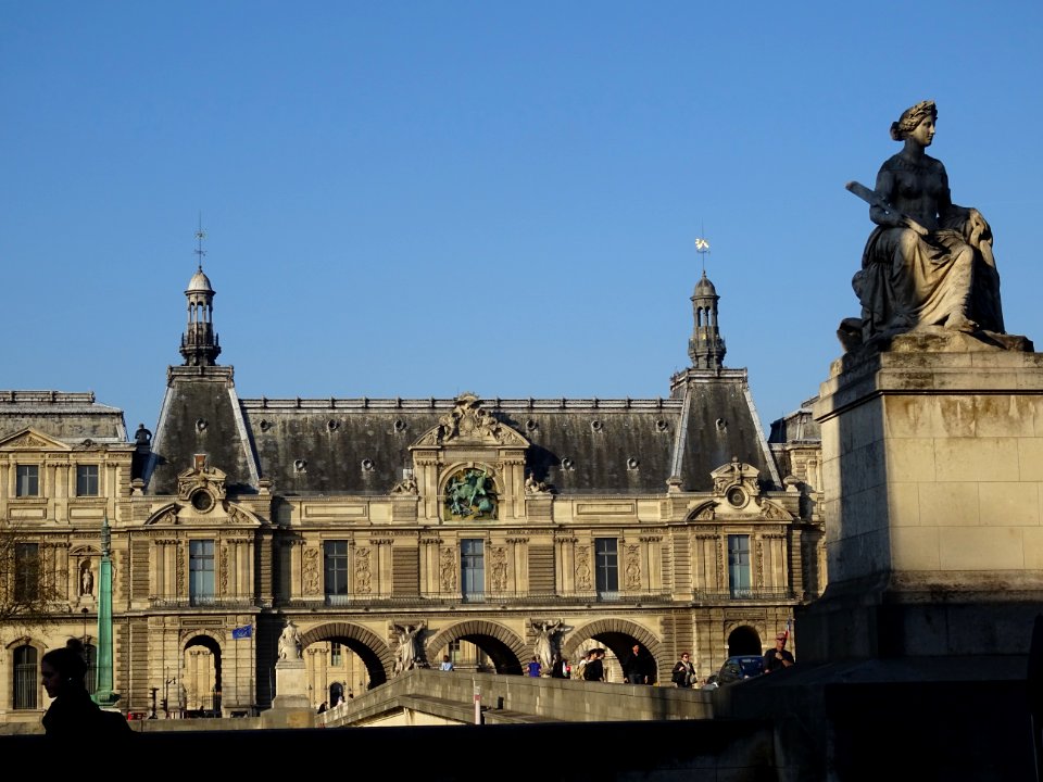 Façade du Louvre, Paris 