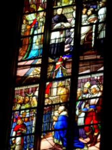 Vitrail peint, basilique Notre-Dame de Cléry-Saint-André, … 