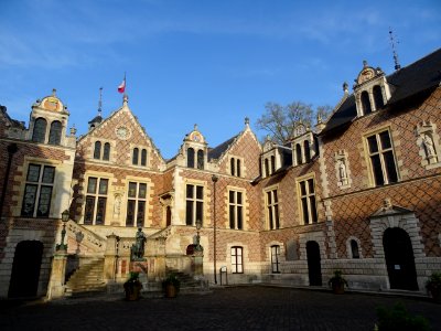 L’hôtel Groslot est un hôtel particulier du XVIème siècle … 