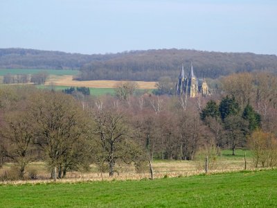 Première vision de la basilique Notre-Dame d'Avioth, Meuse… 