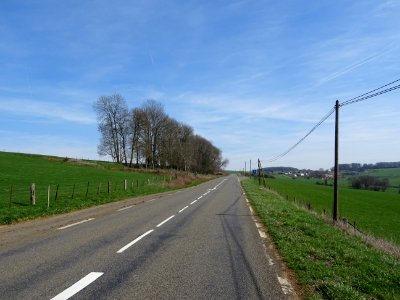 Sur la route entre Margut et Montlibert, Ardennes 